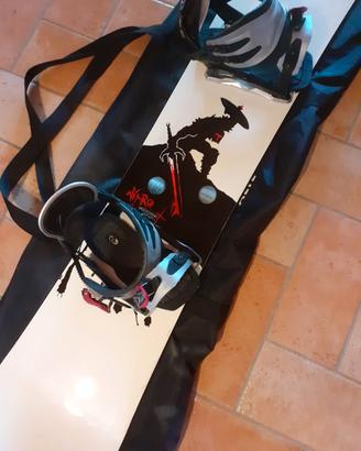 Snowboard Nitro Punisher con attacchi Drake