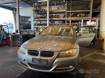 BMW 318D RESTYLING - ANNO 2012 - PER RICAMBI
