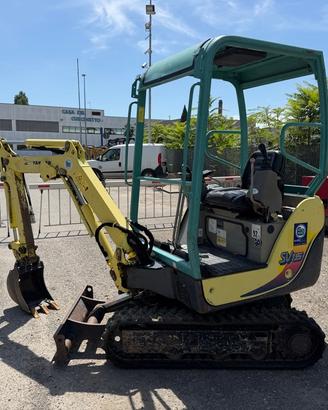 MINIESCAVATORE YANMAR SV15