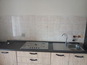 Top cucina con fornello 5 fuochi e lavello