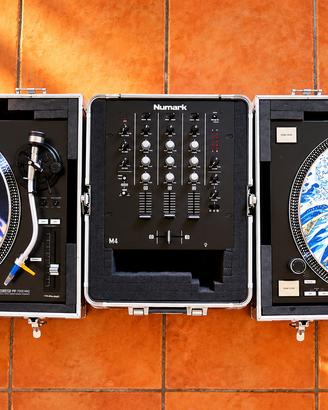 Coppia RELOOP RP-7000 MK2 con mixer e case