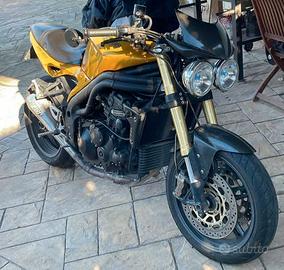 Triumph Speed Triple 955I e 1050