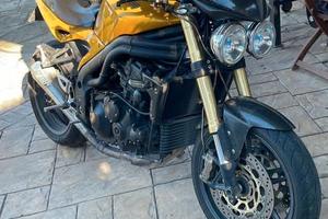 Triumph Speed Triple 955I e 1050