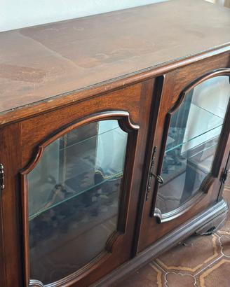 vetrinetta in legno con vetri