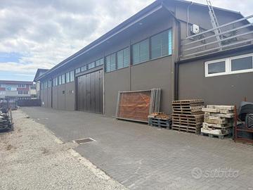 Capannone Industriale Massa e Cozzile