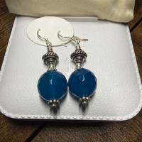 Orecchini con pendente in pietra naturale blu chia