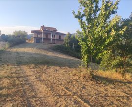 Villa in costruzione con terreno