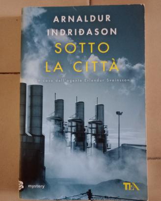 903 Romanzo Arnaldur indridason " Sotto la città 