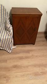 macchina singer con mobiletto vintage