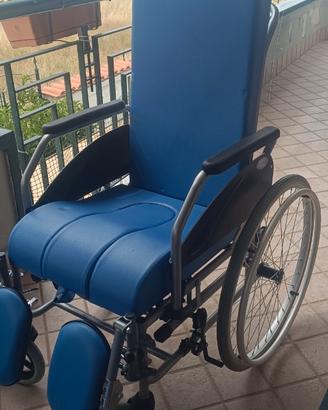 Sedia a rotelle komoda RC340