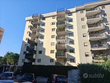 AMPIO QUADRILOCALE CON CANTINA E POSTO AUTO, VIA G