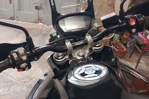 moto triumph 800 xrx