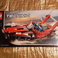 Lego Technic - motoscafo da corsa 42089