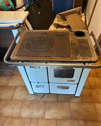 Stufa economica cucina a legna zanussi