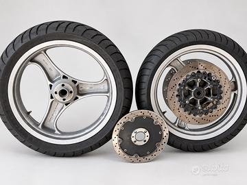 Cerchi BMW R850R anteriori/posteriori con dischi