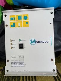 Caricabatterie nautico