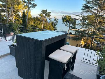 Tavolo per esterno con sgabelli