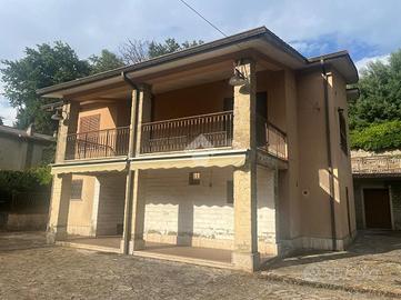 VILLA SINGOLA A ZAGAROLO