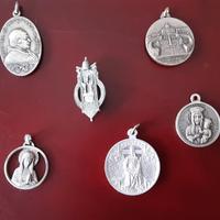 Sei medaglie a carattere religioso, vintage.