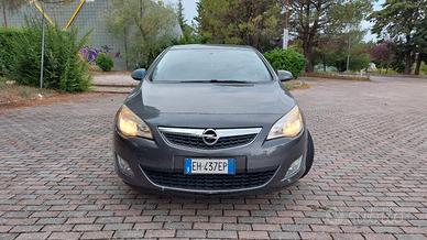 OPEL Astra 4ª serie - 2012