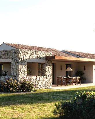 Villa di 220 m² con più di 5 locali a Loiri Porto 