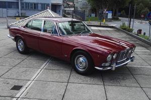 jaguar xj6