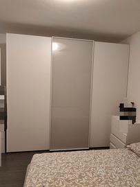 Camera da letto: Armadio, 2 comodini e 1 comò