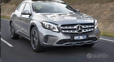 Mercedes GLA Supporto targa portatarga
