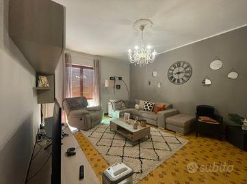 Appartamento 150 mq con cantina, due posti auto