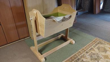 Culla artigianale per neonati in legno di Abete
