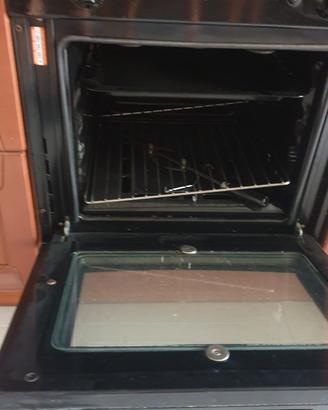 Forno a gas marca "Indesit" ad incasso