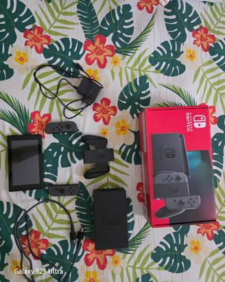 Nintendo Switch Grigia + 3 giochi 