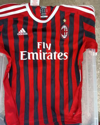 Maglietta MILAN per ragazzo mai usata