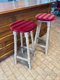 Coppia sgabelli in legno