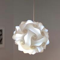 Lampada da tavolo e lampadario design moderno