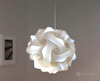 Lampada da tavolo e lampadario design moderno