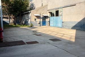 Capannone uffici area cortile