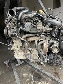 Motore usato Trafic Vivaro Primastar 2.0 DCi M9R