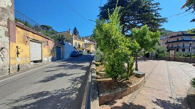 NEGOZIO A CAVA DE' TIRRENI