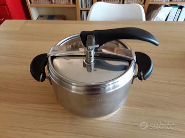 Pentola a pressione Lagostina