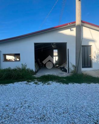 MAGAZZINO A PISTOIA