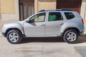 Dacia Duster grigio metallizzato Diesel