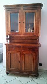 Credenza arte povera con vetrina.