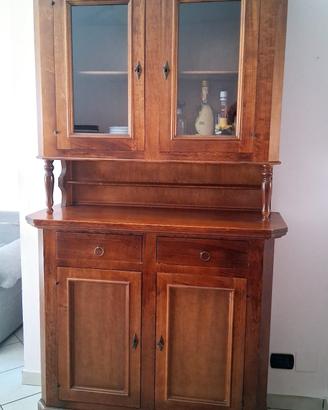 Credenza arte povera con vetrina.