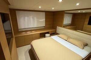 Pershing 64