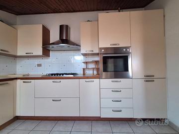 Cucina + tavolo
