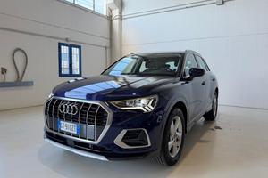 AUDI Q3 35 TDI S tronic Identity Black