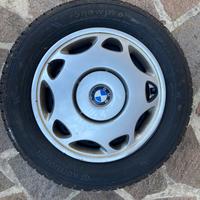 Cerchi 15” acciaio con copricerchi BMW