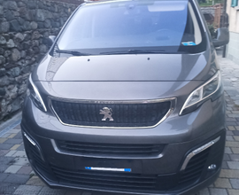 Peugeot traveller compact