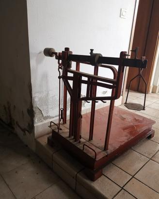 Bilancia a bascula antica